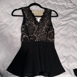 NWT Floral Mesh Lace Panel Round Neck Sleeveless Peplum Blouse